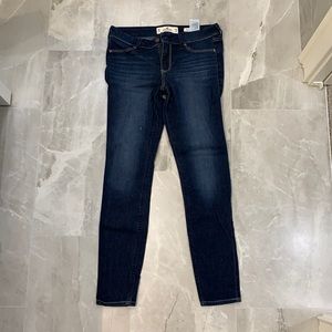 Dark wash hollister jeans